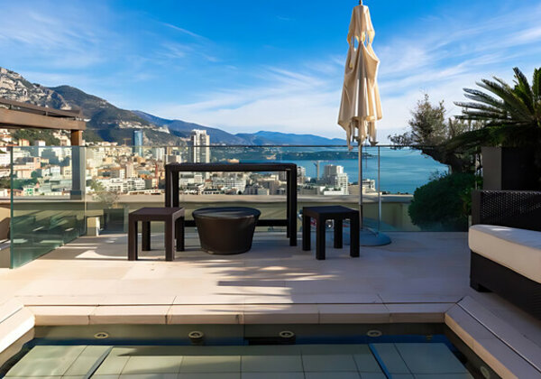 PENTHOUSE VILLA LES PINS