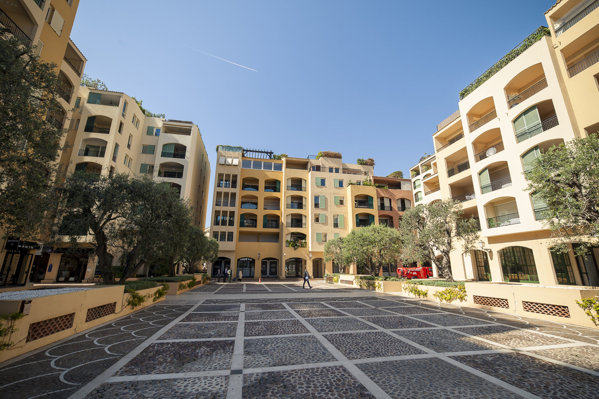 BOTTICELLI COMMERCIAL PREMISES : 1/5