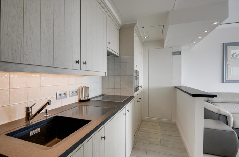 APARTMENT MILLENIUM : 3/9