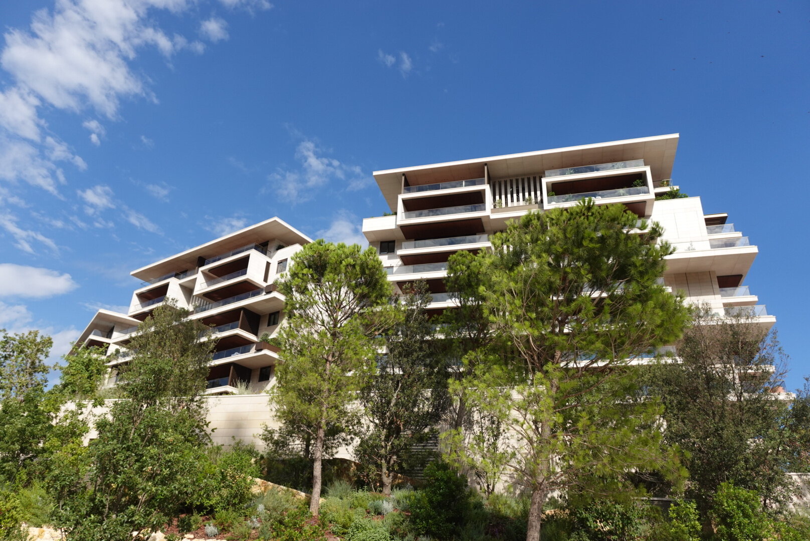 APPARTEMENT JARDINS D'EAU : 1/3