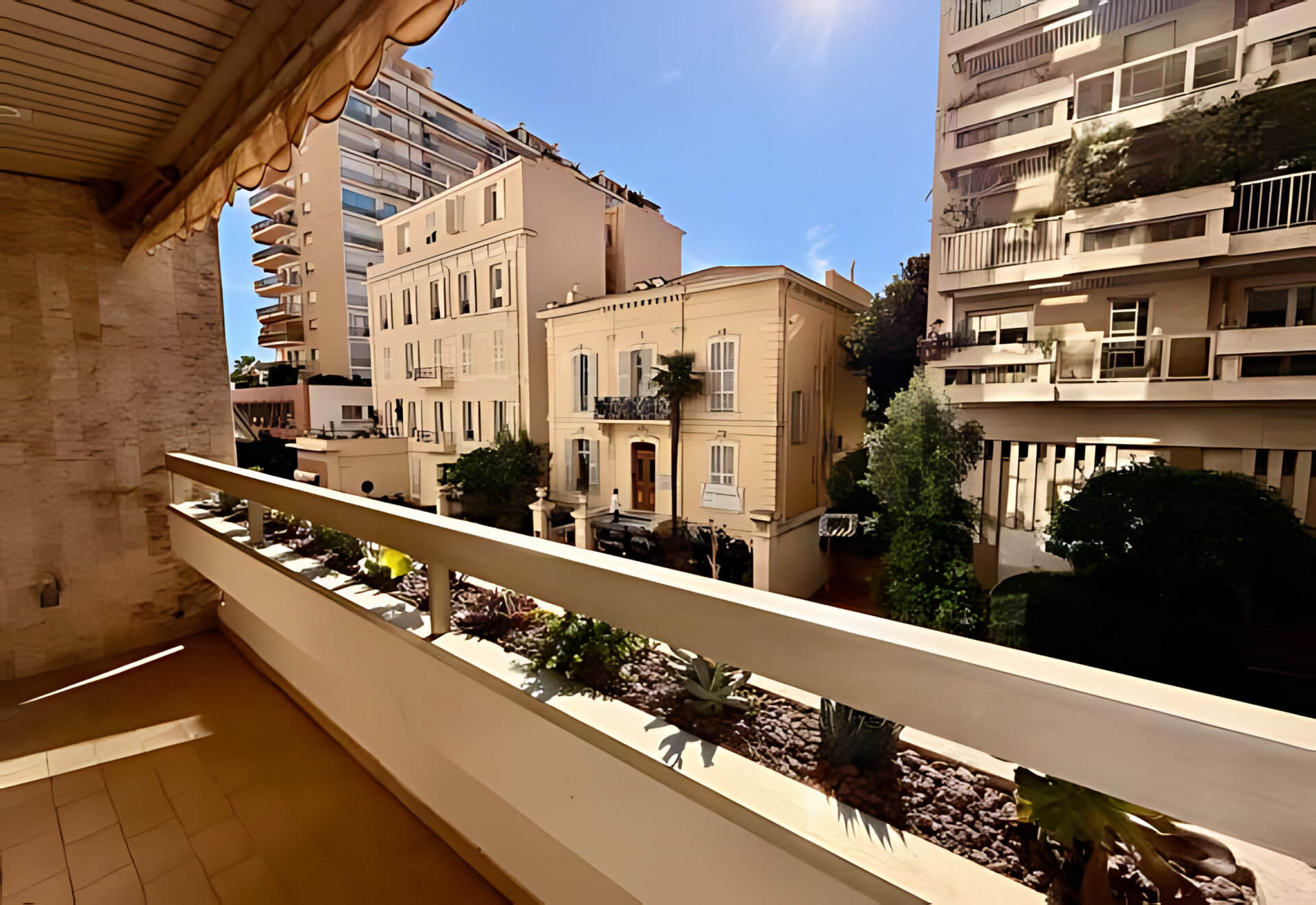 APPARTEMENT SUFFREN : 4/14