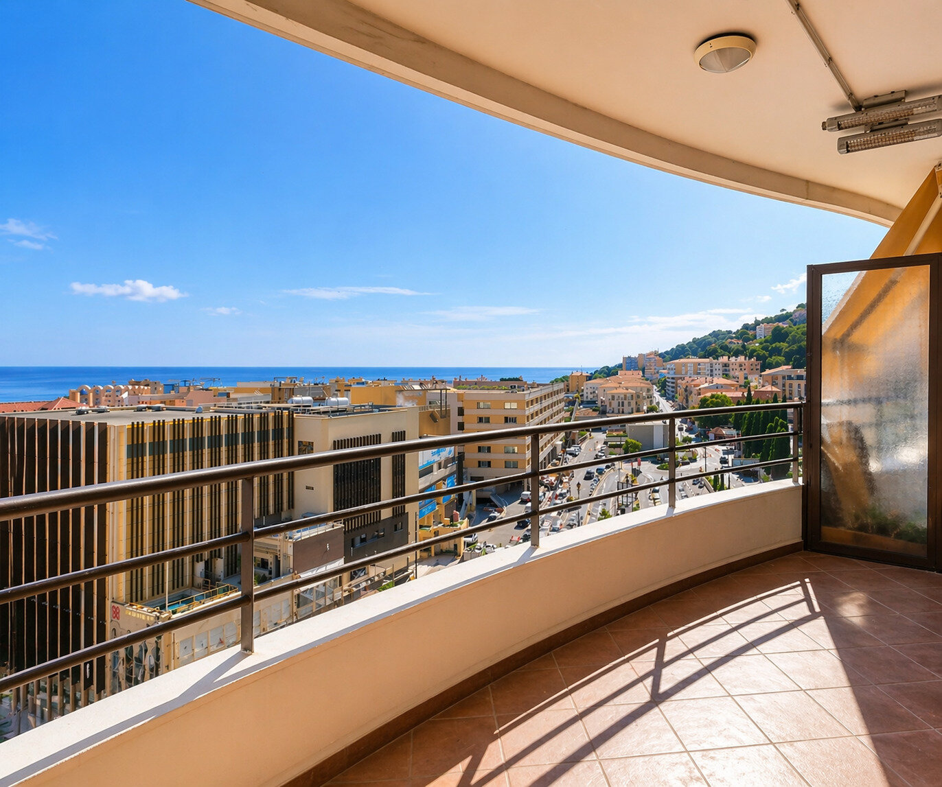 APPARTEMENT MILLENIUM : 1/9