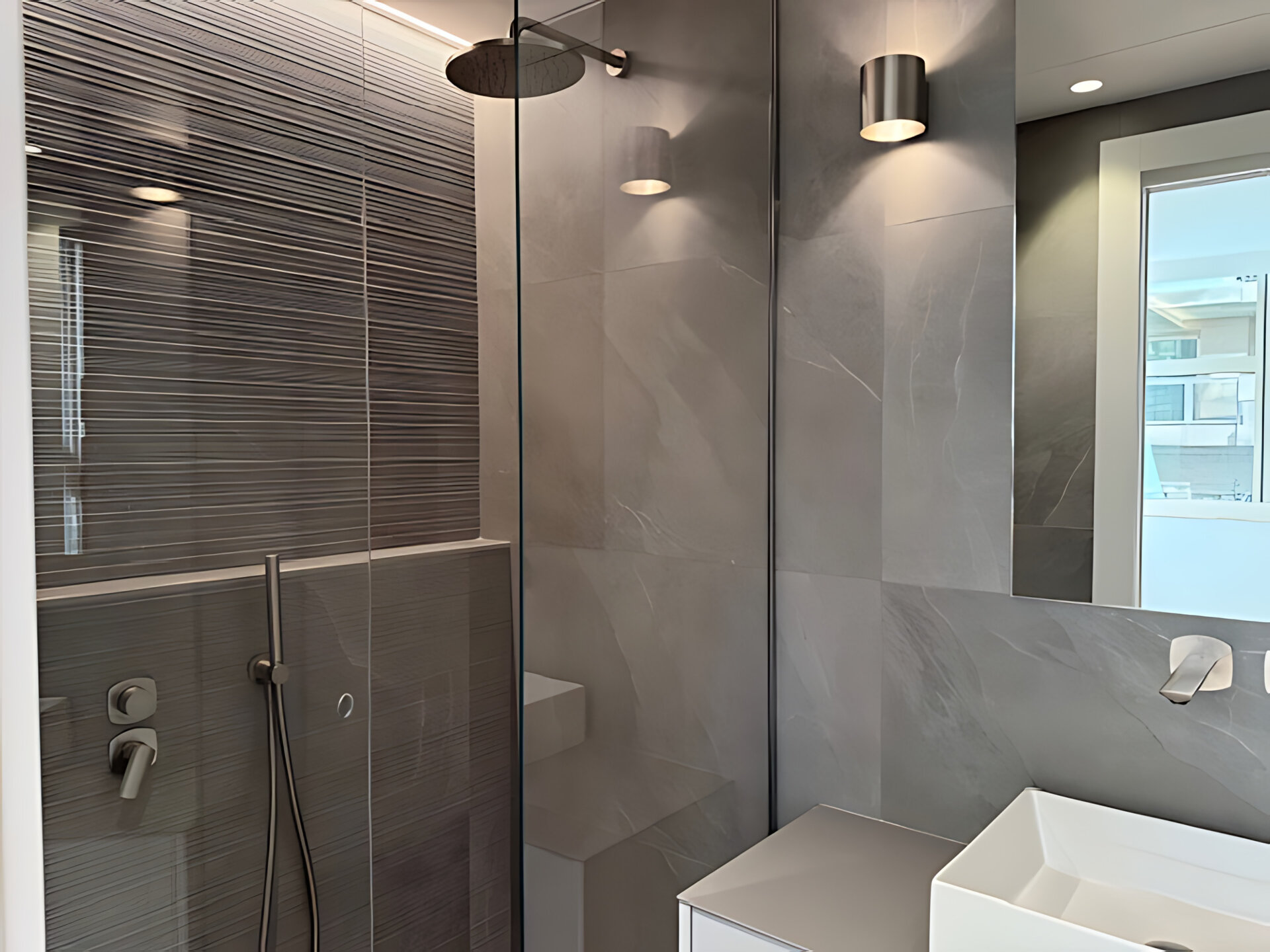 APPARTEMENT SUFFREN : 12/14