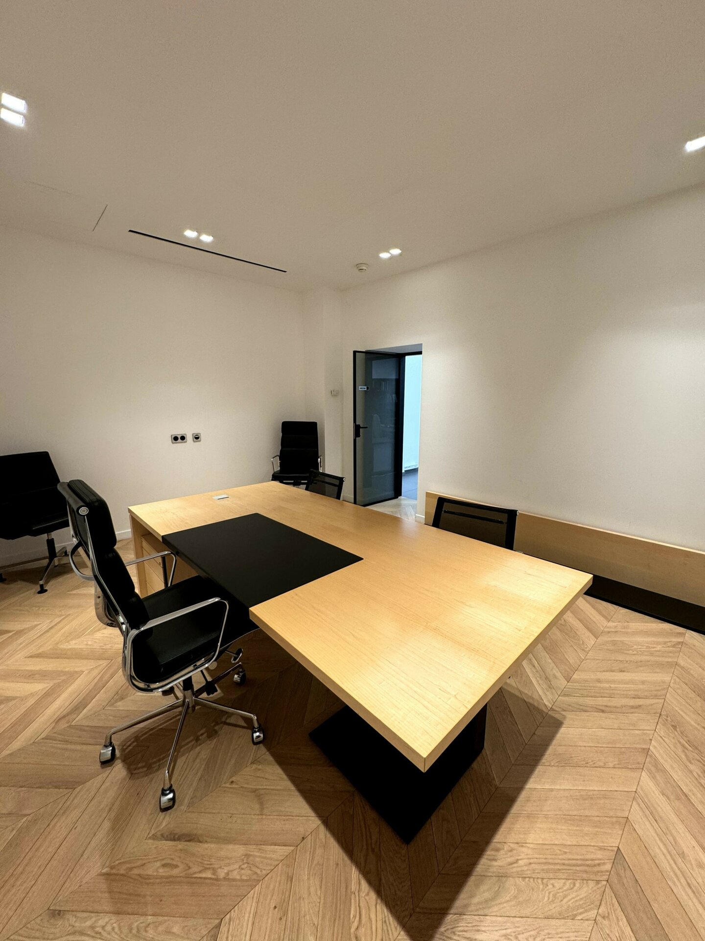 BUREAU PARC SAINT ROMAN : 6/7