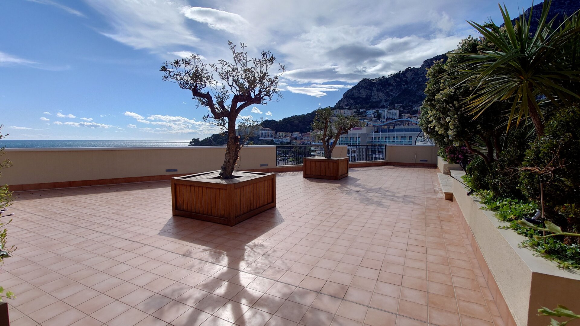 MEMMO CENTER - EXCEPTIONAL APARTMENT : 2/13