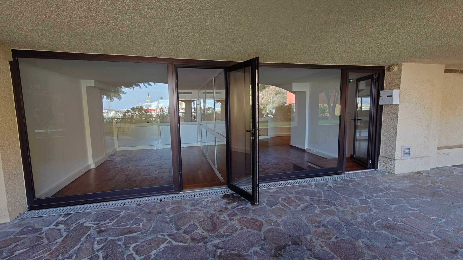 BUREAU LE RAPHAEL : 3/5